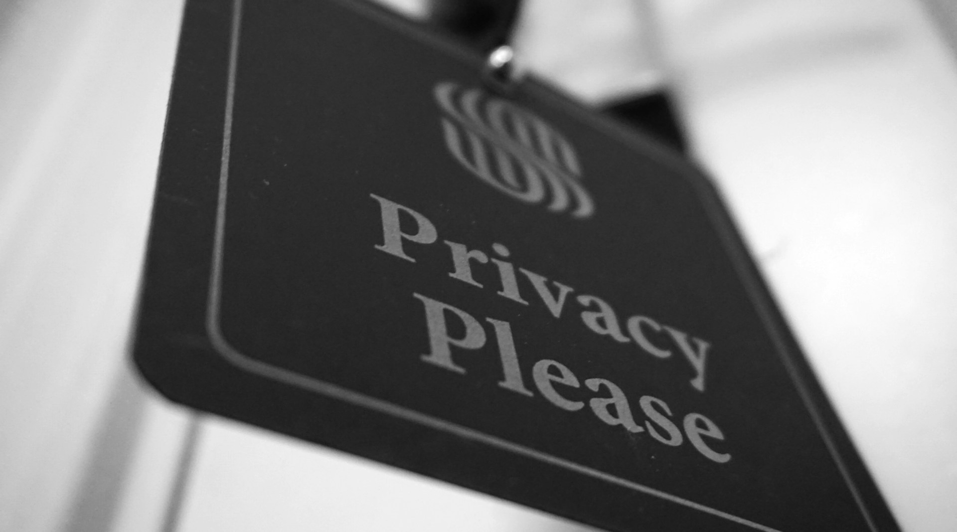 What does it mean for a privacy policy to be comprehensive?